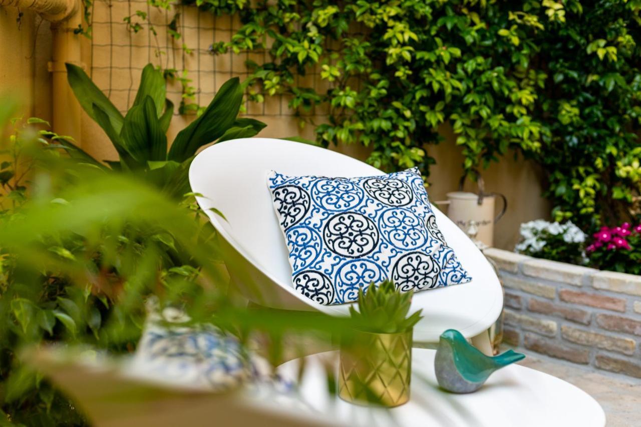 كالياري Lucenova Suite Guest-House المظهر الخارجي الصورة