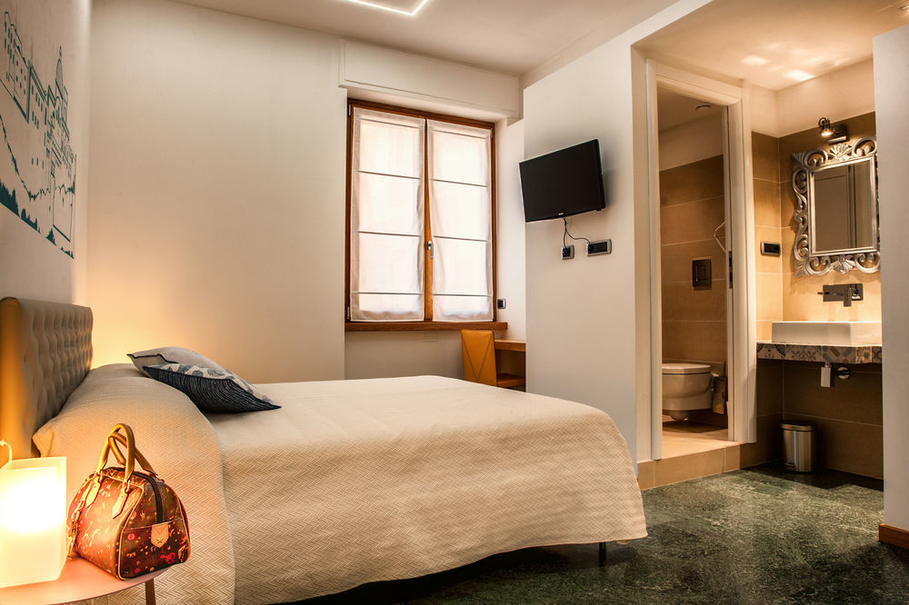 كالياري Lucenova Suite Guest-House المظهر الخارجي الصورة