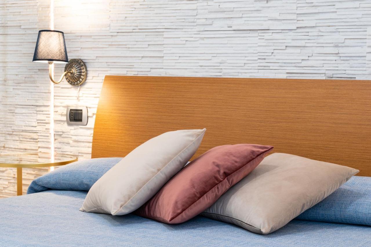 كالياري Lucenova Suite Guest-House المظهر الخارجي الصورة