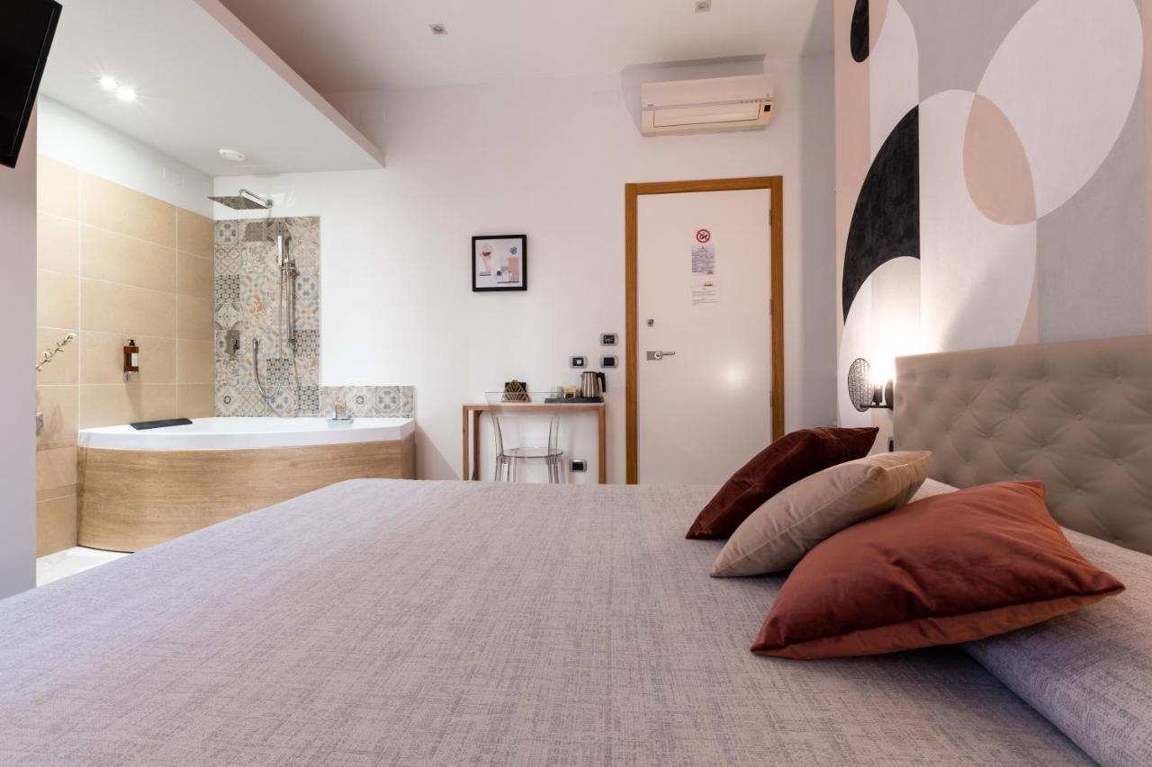 كالياري Lucenova Suite Guest-House المظهر الخارجي الصورة