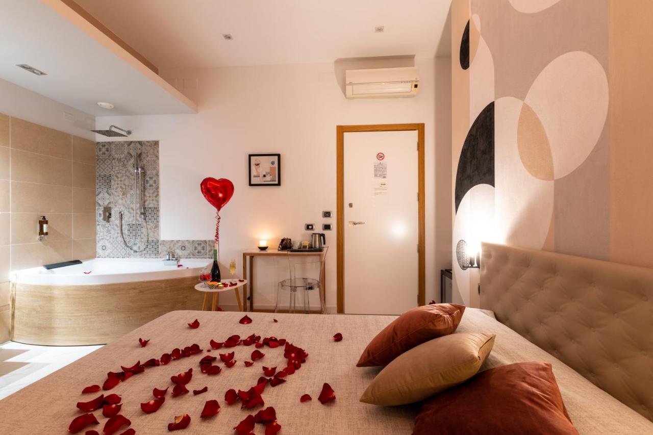 كالياري Lucenova Suite Guest-House المظهر الخارجي الصورة